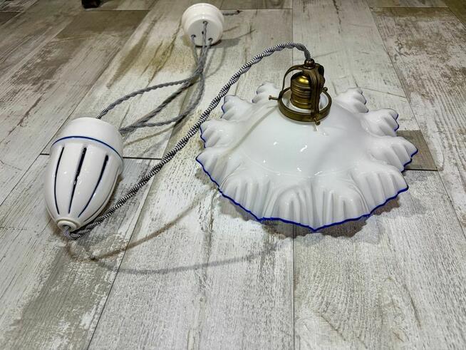 Stara lampa wisząca kuchenna z przeciwwagą porcelanową