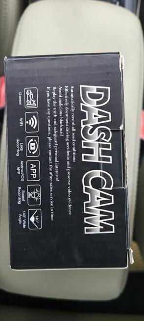 kamera samochodowa Dash Cam HD z wbudowanym modułem Wi-Fi.