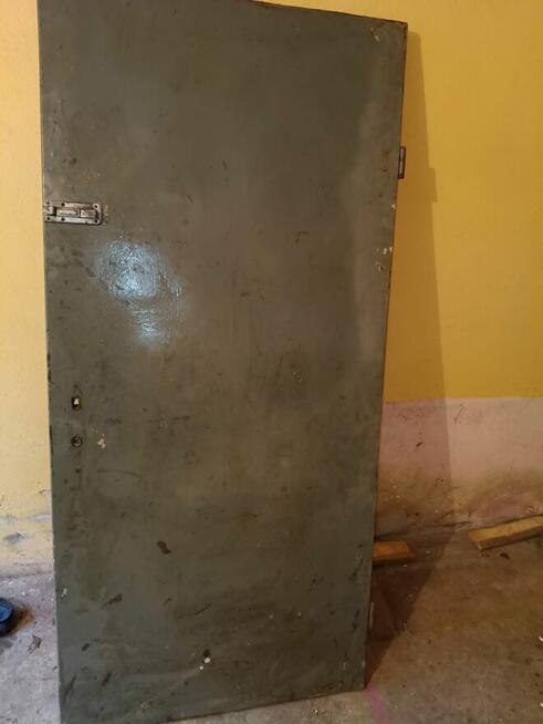 Solidne drzwi drewniane gospodarcze techniczne 180x84 pełne