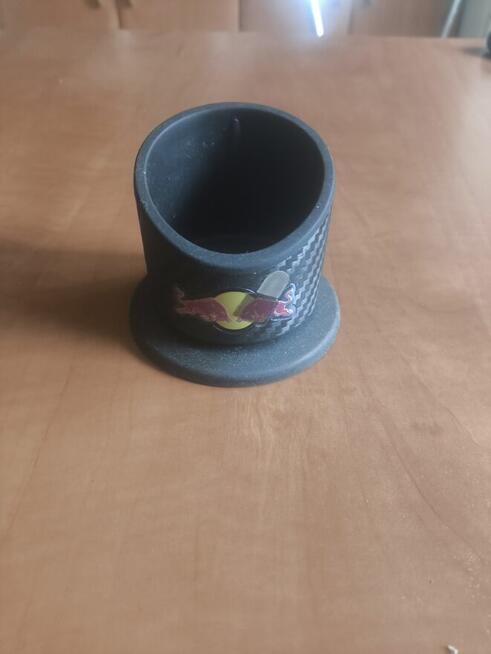 Uchwyt na puszkę Red Bull