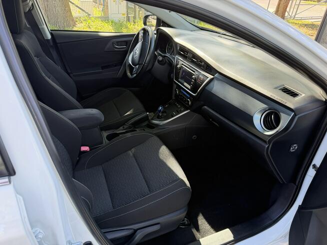Toyota Auris 1.8 HSD 136KM Serwisowany Kamera Ładny stan