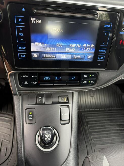 Toyota Auris 1.8 HSD 136KM Serwisowany Kamera Ładny stan
