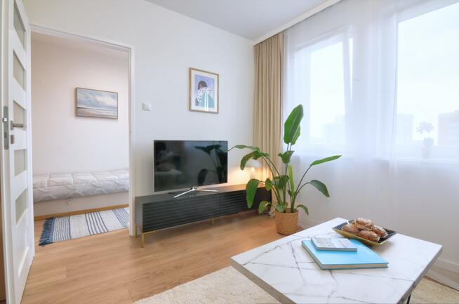 Nowe - świetny rozkład - dużo okien - balkon