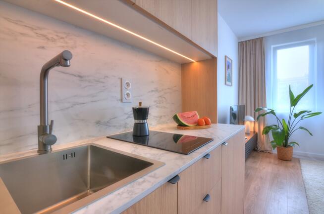 Nowe - świetny rozkład - dużo okien - balkon