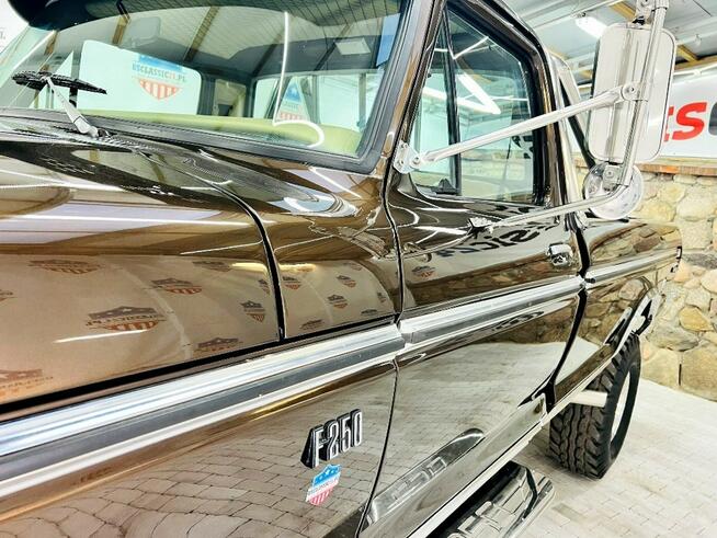 Ford F-250 Ranger XLT 351 V8 4×4 Manual Klasyk po Renowacji