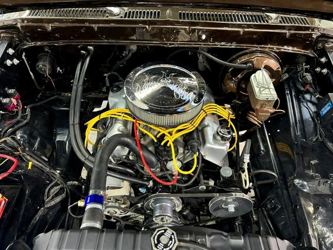 Ford F-250 Ranger XLT 351 V8 4×4 Manual Klasyk po Renowacji