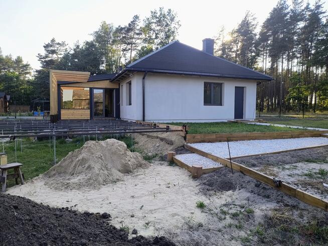 Dom w pięknej okolicy w parku