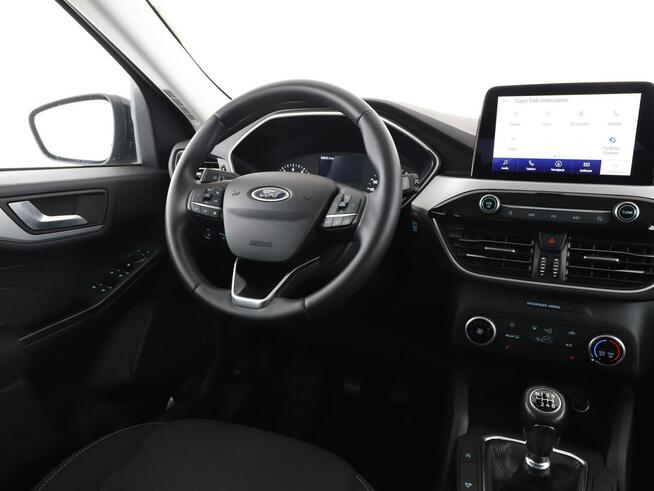 Ford Kuga FV23 led navi kamera pdc klimatyzacja grzane fotele niski przebieg