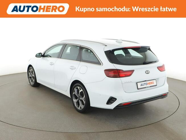 Kia Cee'd 1.6CRDi Automat Spirit Nawigacja Tempomat Grzane Fotele ParkAssist JBL