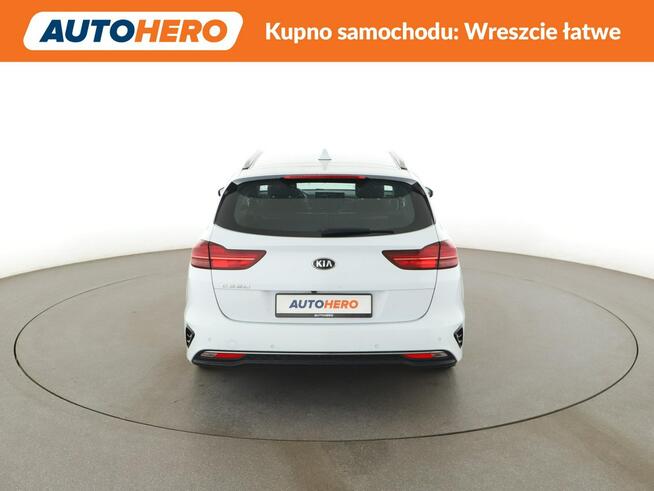 Kia Cee'd 1.6CRDi Automat Spirit Nawigacja Tempomat Grzane Fotele ParkAssist JBL