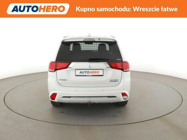 Mitsubishi Outlander PHEV automat 4x4 skóra 224KM hak navi kamera360 ACC BiLED