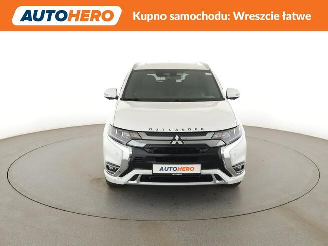 Mitsubishi Outlander PHEV automat 4x4 skóra 224KM hak navi kamera360 ACC BiLED