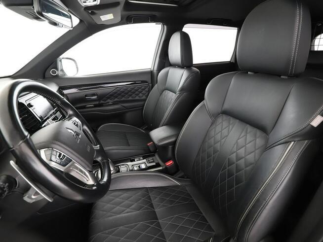 Mitsubishi Outlander PHEV automat 4x4 skóra 224KM hak navi kamera360 ACC BiLED