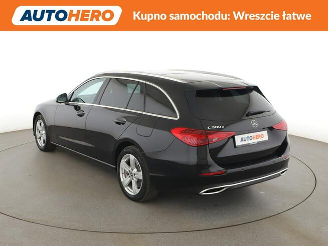 Mercedes C 300 FV23 pHEV multibeam led ambient kamera 360 virtual navi panorama skóra
