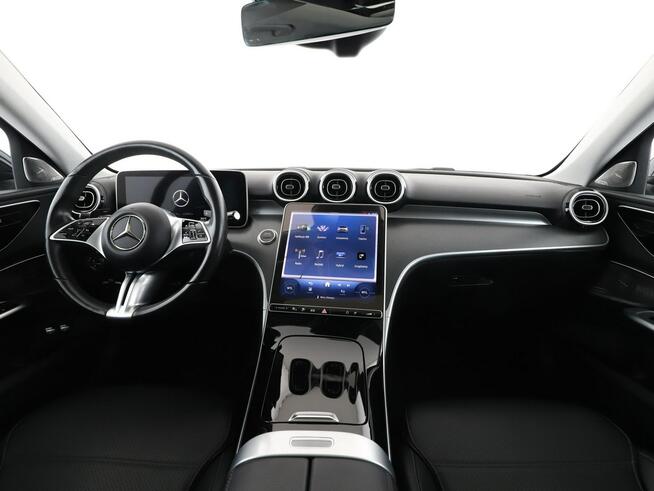Mercedes C 300 FV23 pHEV multibeam led ambient kamera 360 virtual navi panorama skóra