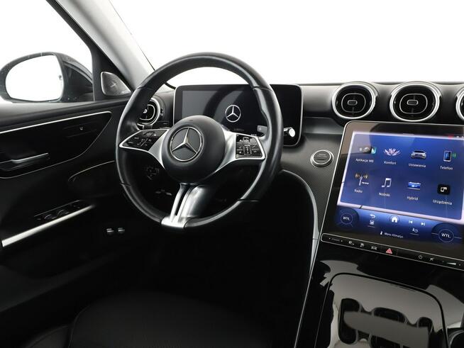 Mercedes C 300 FV23 pHEV multibeam led ambient kamera 360 virtual navi panorama skóra
