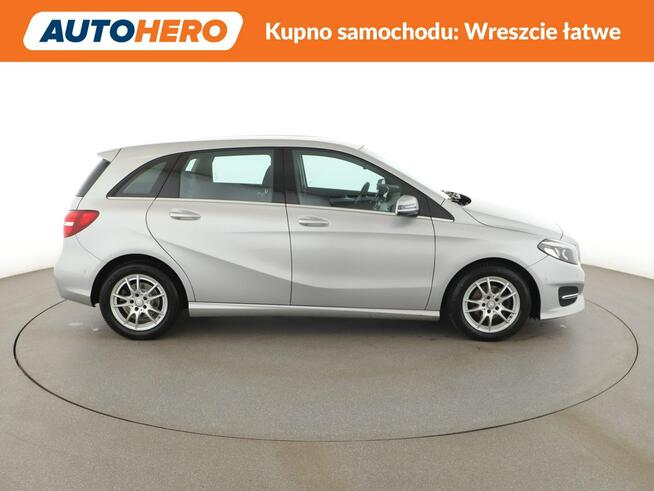 Mercedes B 180 automat full LED półskóra navi klima auto grzane fotele czujniki parko