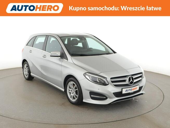 Mercedes B 180 automat full LED półskóra navi klima auto grzane fotele czujniki parko