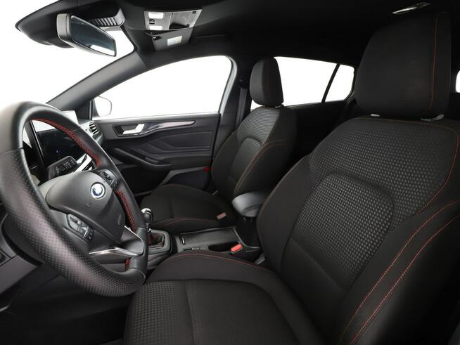 Ford Focus full led manual fv23 webasto aktywny tempomat pdc grzane fotele