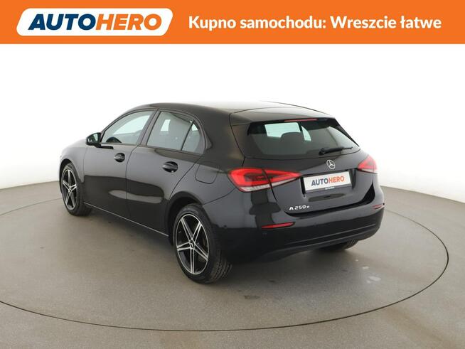 Mercedes A 250 FV23 pHEV led automat virtual navi pdc grzane fotele