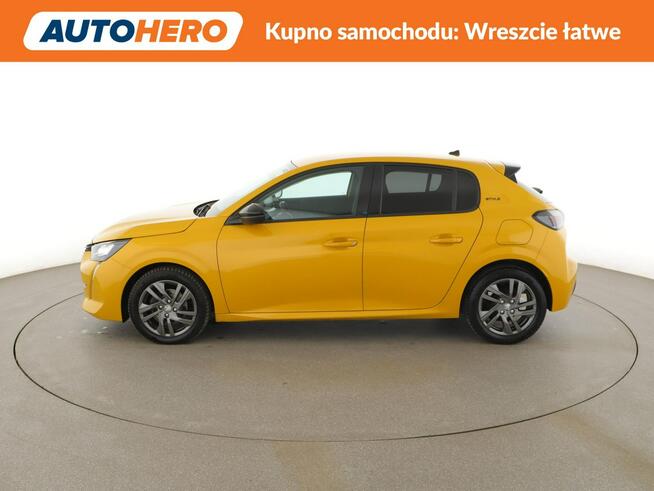 Peugeot 208 kamera bt niski przebieg led manual klima auto