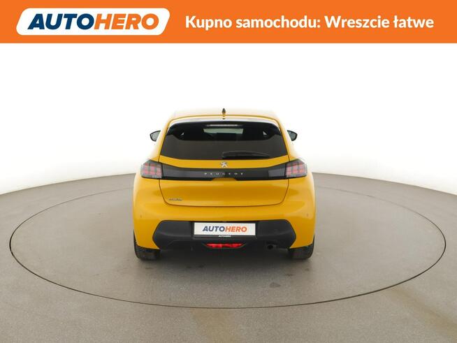 Peugeot 208 kamera bt niski przebieg led manual klima auto