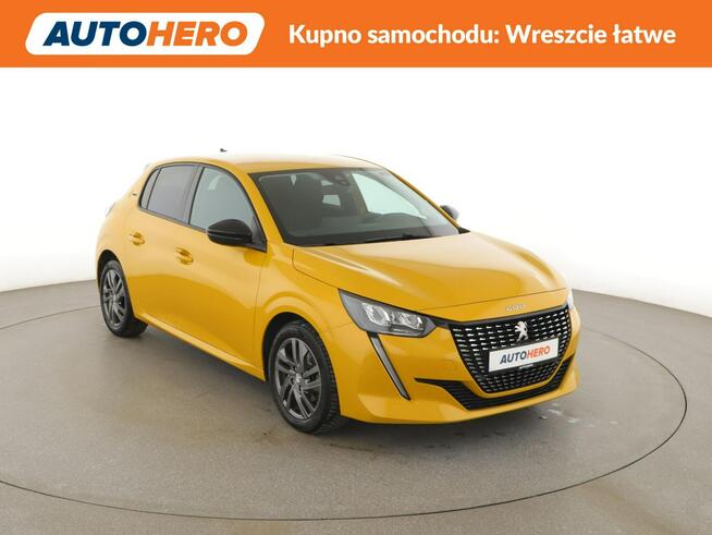 Peugeot 208 kamera bt niski przebieg led manual klima auto