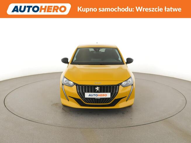 Peugeot 208 kamera bt niski przebieg led manual klima auto