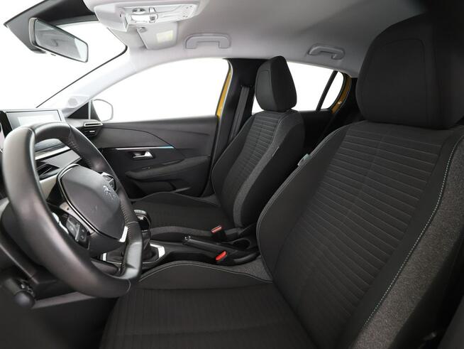 Peugeot 208 kamera bt niski przebieg led manual klima auto