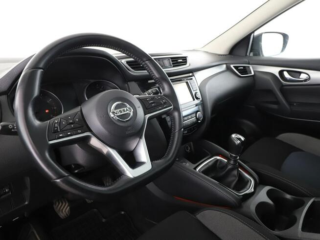 Nissan Qashqai navi klima auto panorama kamera 350 i czujniki parkowania