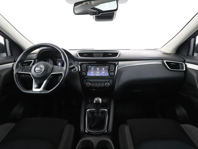 Nissan Qashqai navi klima auto panorama kamera 350 i czujniki parkowania