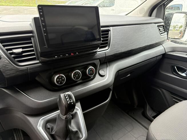 Renault Trafic osobowy automat kamera cofania 8 miejsc