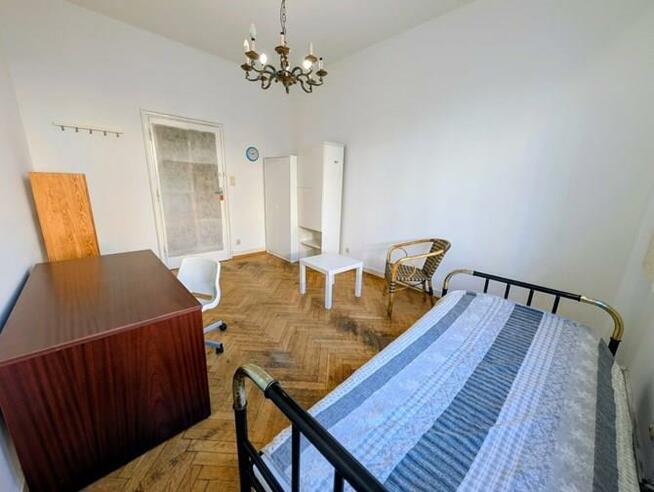 Duży pokój blisko UMED- Żeromskiego 21