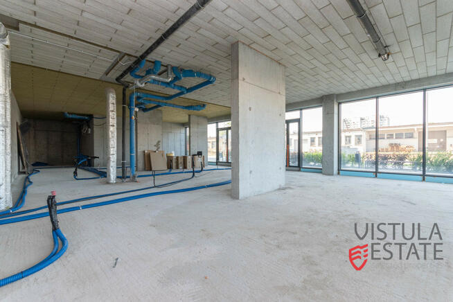 Lokal witrynowy na parterze 210 m2