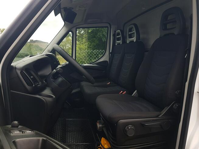 Iveco Daily 35C15 WYWROTKA 3 STRONNA KIPER 3,20x2,06 BLIŹNIAKI KLIMA MANUAL 6-BIEGÓW HAK
