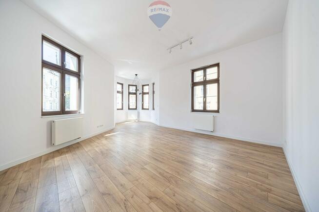 Apartament w "Żelazku", dwa balkony, m.postojowe