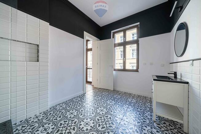 Apartament w "Żelazku", dwa balkony, m.postojowe