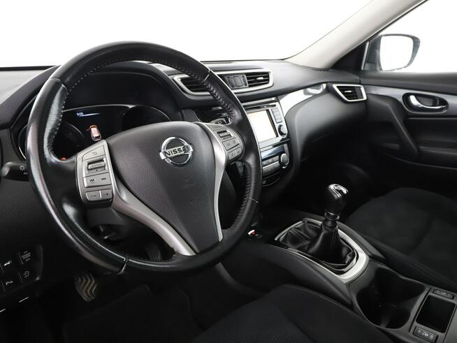 Nissan X-Trail klima auto kamery 360 i czujniki parkowania grzane fotele navi