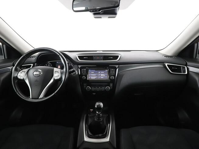 Nissan X-Trail klima auto kamery 360 i czujniki parkowania grzane fotele navi