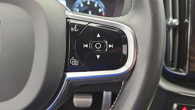 Volvo XC 60 B4 B R-Design aut ! Z Polskiego Salonu ! Faktura Vat !