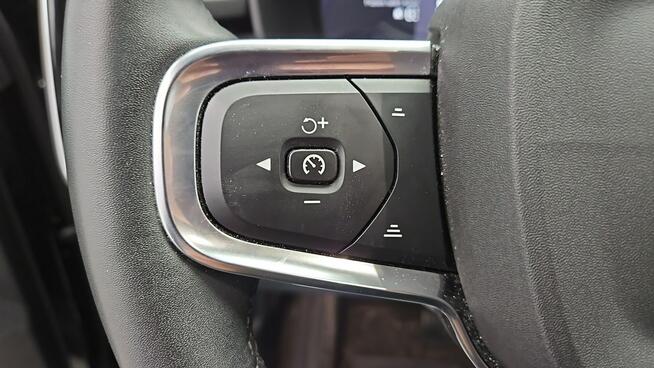 Volvo XC 40 82kWh P8 Recharge AWD Plus aut ! Z Polskiego Salonu ! Faktura Vat !