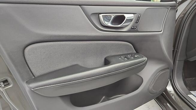 Volvo V60 B4 D Plus Dark aut ! Z Polskiego Salonu ! Faktura Vat !