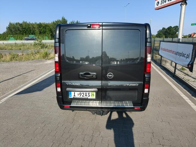 Bardzo ładny Opel Vivaro 2015