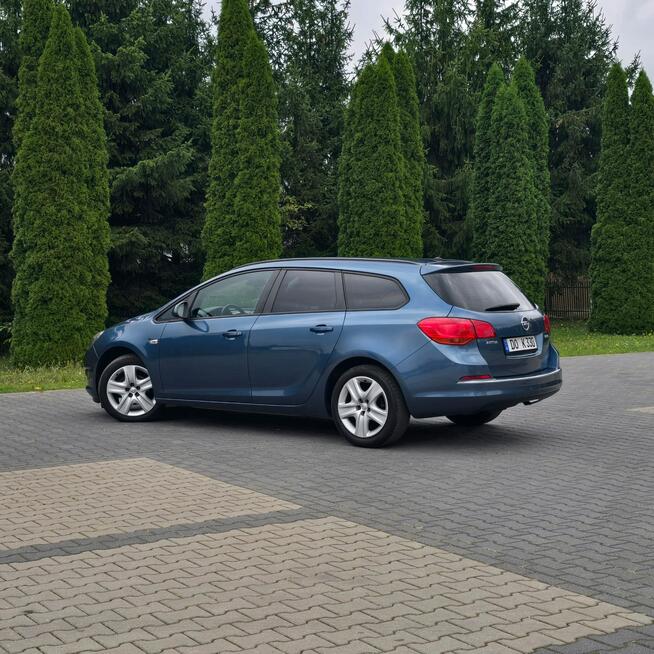 Opel Astra J 1.4 Benzyna 100KM Selection