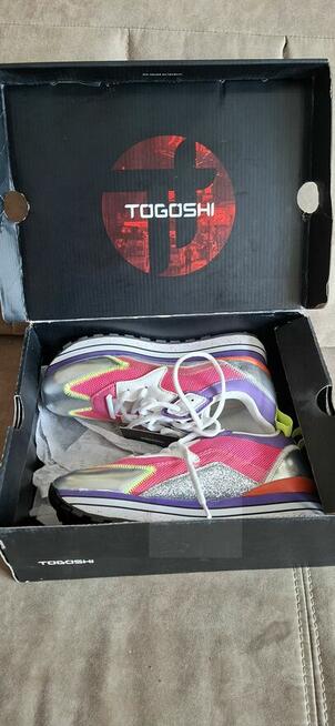 Nowe buty damskie rozmiaru 38 .