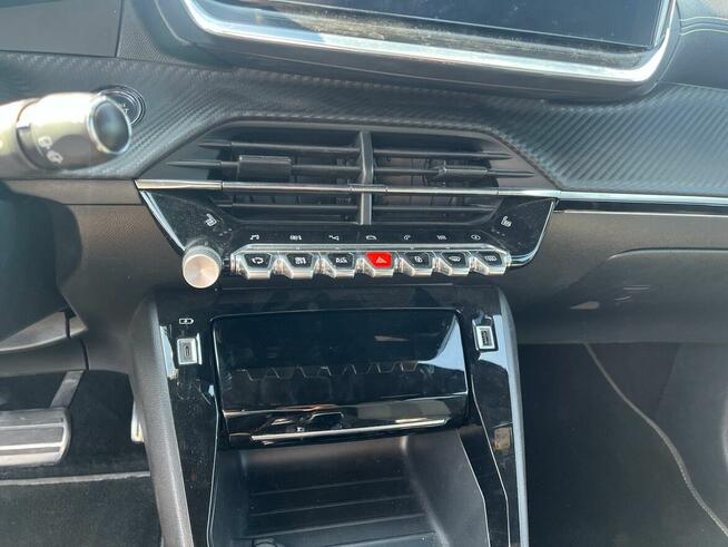 PEUGEOT e-208 136 GT FP097