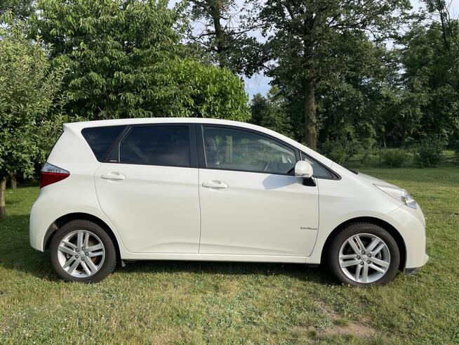 Toyota Verso-S Perłowa | 163 tys. km | Szklany Dach | Długie