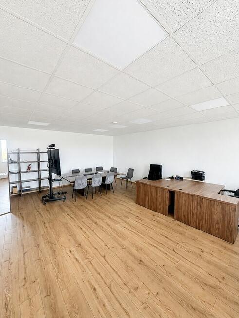Biuro 240 m² – Konin, ul. Nadbrzeżna | 7 gabinetów | umeblow