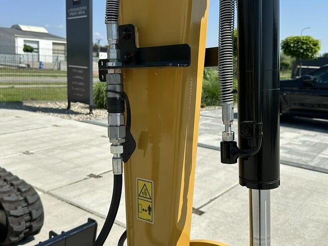 FABRYCZNIE NOWY CAT 302.7 CR