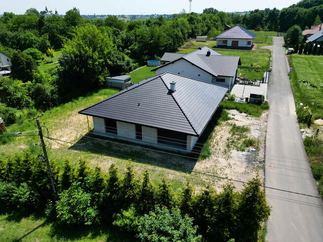 Dom parterowy stan surowy-130m2+1121m2 Szewna